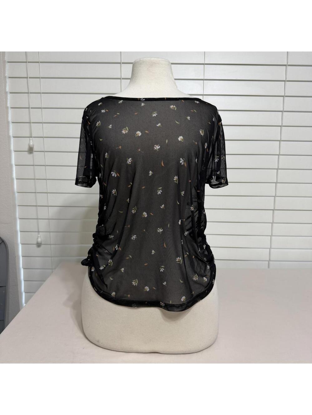 Ultra Flirt Black Sheer Floral Short Sleeve Blouse Size XL Juniors